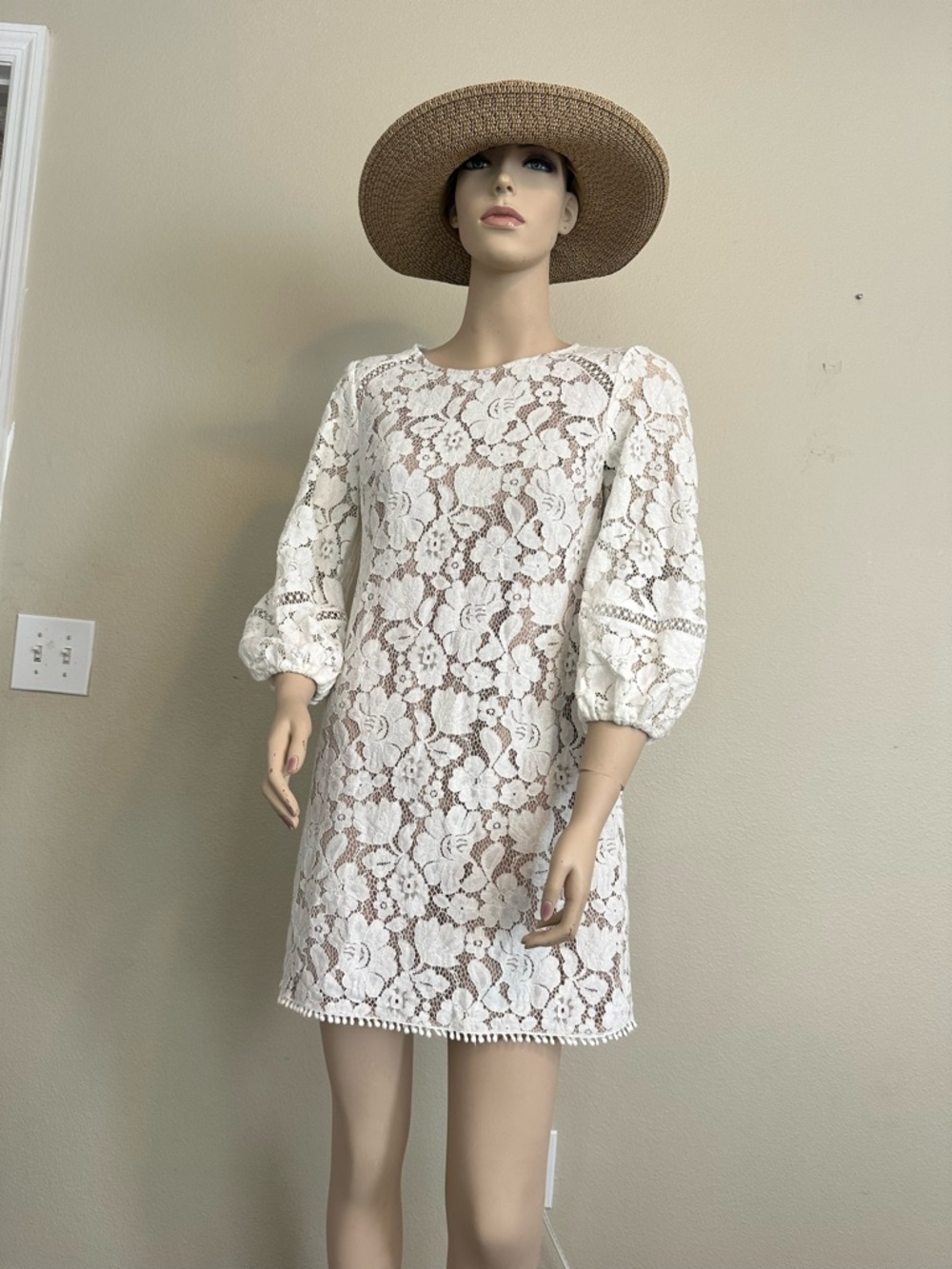 Vince Camuto Cream Floral Lace Dress - Picture 2 of 14